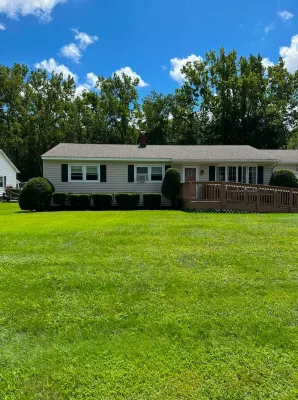 Immaculate Berkshires home!  Close to museums, colleges, and outdoor activities.