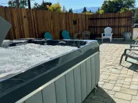 Newer Cozy Cottage w/ Saltwater Spa!