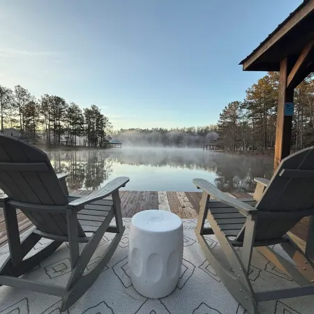 Cozy Lake refuge to relax and restore!