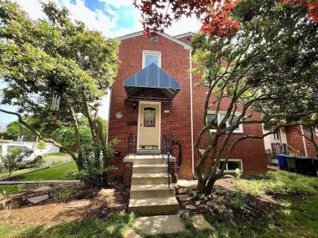 NEW Cozy Penthouse - Spacious 3-bedroom apartment. Steps to Metro! Отели рядом с Аэропорт Рональд Рейган