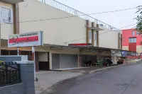 RedDoorz Plus Near Ipdn Hotels in Jatinangor
