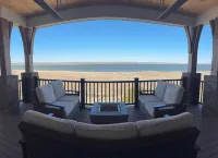 Lakeside Paradise! Beautiful five bedroom home on Lake McConaughy!