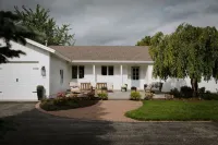 Sweet Shady Lane - Wine Country