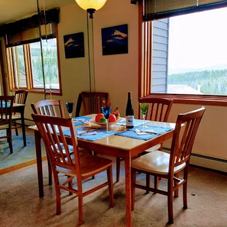 Vacation with vistas that feel like a backyard!