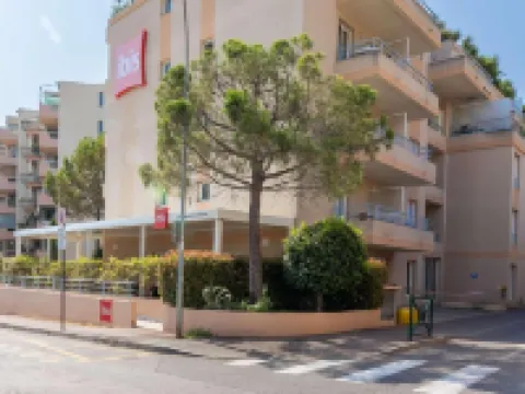 Ibis Roquebrune Cap Martin Menton Hotel berhampiran L'Olivier Millenaire