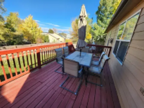 Spacious 5-bedroom house in beautiful Greeley with AC, WiFi