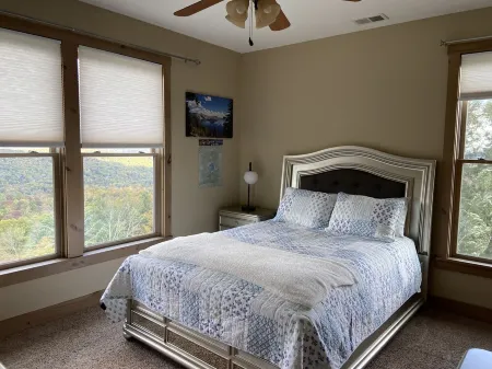 Grandfather Mountain Vista Отели рядом с достопримечательностью «Christmas Tree Hill Garden Center»