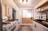 Bridge St Beauty, Brunch & Bars [4 Beds 1 Bath] Hotels in Grand Rapids