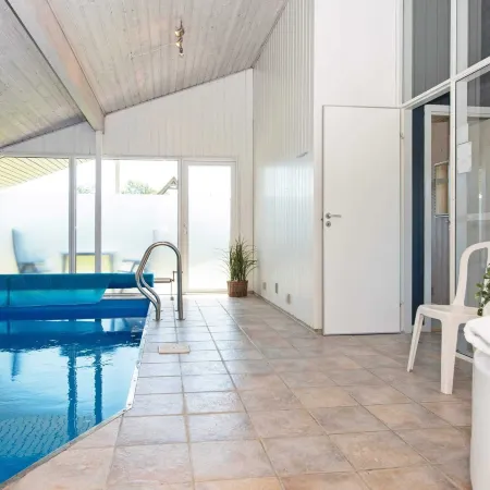 10 Person Holiday Home in Juelsminde-by Traum