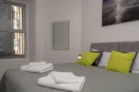 3-Bed Apartment by Eden Project - Free Parking