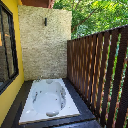 Peach Hill Hotel & Resort