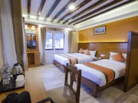 HOTEL LAKE STAR Отели рядом с достопримечательностью «Пещера Bat Cave»