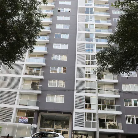 Miraflores Nest Upper Pardo, Rooftop Pool, Gym, AC, Near Kennedy Park
