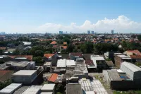 Comfy Studio Apartment at Menara Rungkut Hotels in Waru