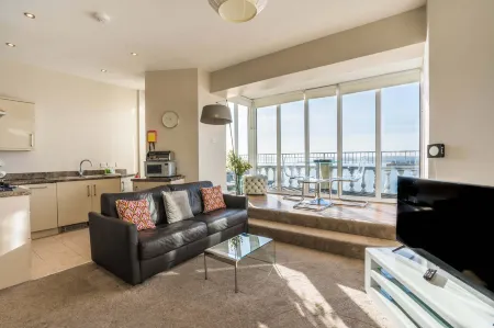 Astor House Отели рядом со станцией Torquay Railway Station