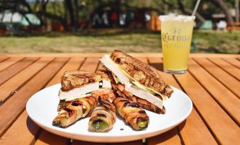 Maven's Inn & Grill