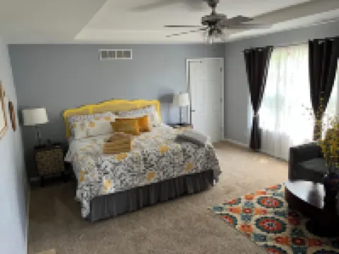 Lakefront, Private Dock on Cove Near HaHa Tonka, Ballparks National Park, Kayaks 沃倫酒店