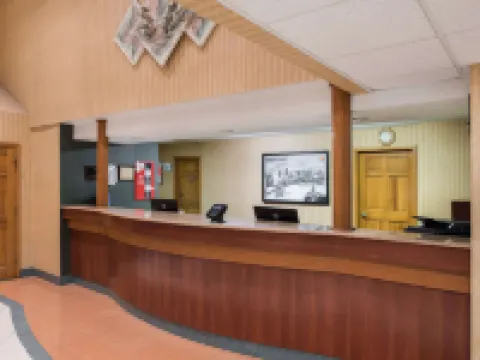 Super 8 by Wyndham Troy IL/St. Louis Area Hotels in Troy