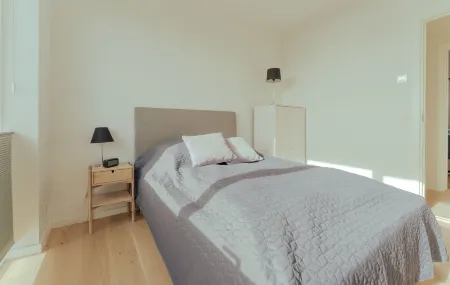 Stylish 3-Bedroom Apartment in Tórshavn Отели рядом с достопримечательностью «Нордик Хаус»