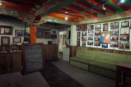 Panorama Lodge and Restaurant Отели в г. Солукхумбу