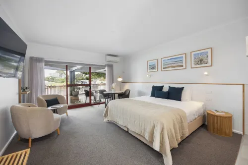 Mariners Cove Waterfront Motel and Apartments Hotels in Paynesville