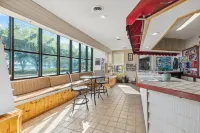 North Beach Resort Hotels in Arago