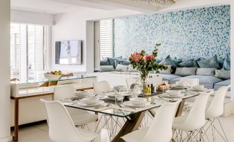 Villa Bleu Blanc in Camps Bay With Pool and Views