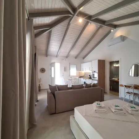 Luxury Apartments Kanali