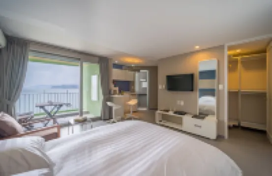 塔塞特膳食公寓