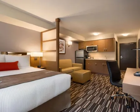 Microtel Inn & Suites by Wyndham Val-d'Or Hotels in Val-d'Or