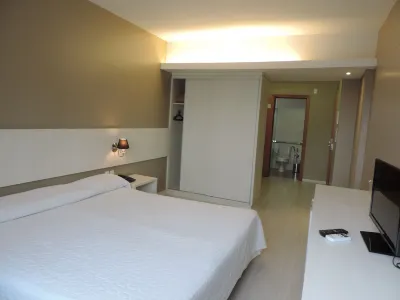 Hotel Manta Hotels near PPP