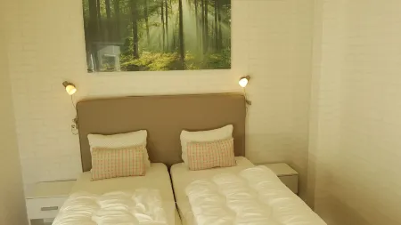 SJÖTORPS Hostel Отели в г. Мариестад