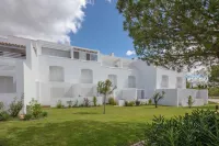 Villas d'Água Beachfront Resort Отели в г. Ольюш-де-Агуа