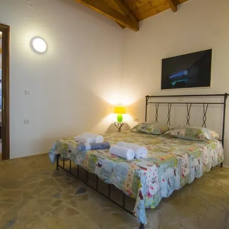 Su la Strata Villa by CorfuEscapes