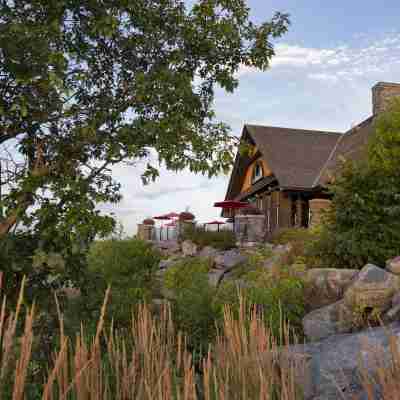 Muskoka Bay Resort Hotel Exterior