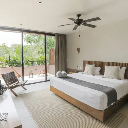 Zereno Boutique Hotel Beach Club Access