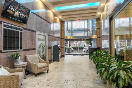 Spacious Modern Condo Near French Quarter Отели рядом с достопримечательностью «Лонг Вью Хаус энд Гарденс»