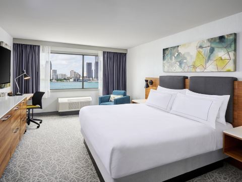 DoubleTree by Hilton Windsor Hotel and Suites