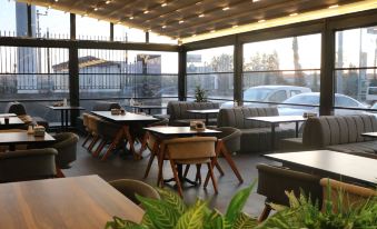 Isnova Hotel Airport