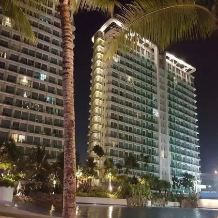 Azure Luxury City Suites by Vacationsph