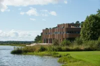 Naturum Vänerskärgården - Victoriahuset Hotels near GAMLA RÅDHUSET
