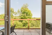 Over the Horizon Lodges Hotels in Calstock