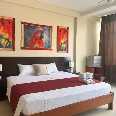 Doral Inn Hotel dekat Casa de Fierro