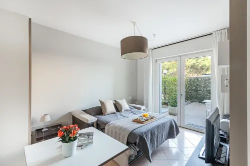 Residenza Miralago with Pool - Ground Floor Studio Apartment