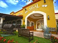 Holiday Inn Club Vacations the Royal Sands All Inclusive Hotels near Interactive Aquarium