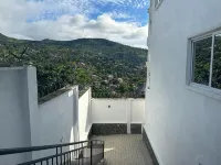 3 Bed Apartment Sleeps 6 - EnSuites Parking Wifi