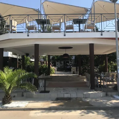 Guesthouse Punta Mira - Beachfront Hotels near Zrce Festival Beach