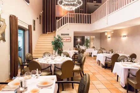 Le Domaine des Oliviers Отели в г. Сен-Мартен-д'Ардеш