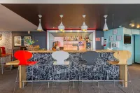 B&B HOTEL 沙特爾中心大教堂 - 酒吧