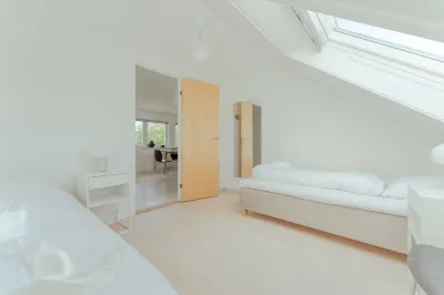Large Penthouse Apt - Downtown - Marina